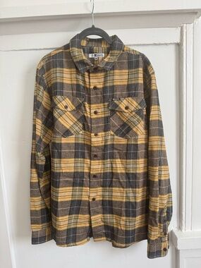 NWOT Men's Yellow & Brown Plaid Flannel Button-Up Shirt